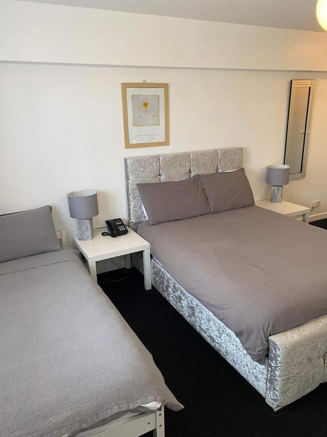 Green Acre Motel North Cornelly Esterno foto